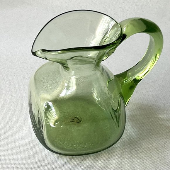 Vintage Hand-Blown Green Pitcher Short Creamer Applied Handle Art Glass Jug - Picture 4 of 8